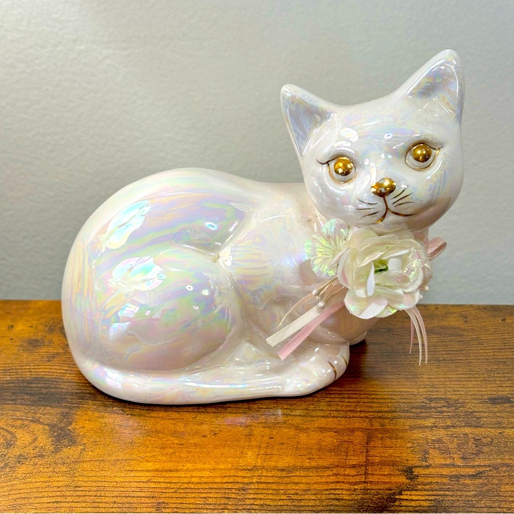 Rare Vintage Iridescent White Cat Figurine Statue Floral Collar 5” Gold Accents